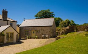 Photo of Ben's Barn, Trenarlett Farm