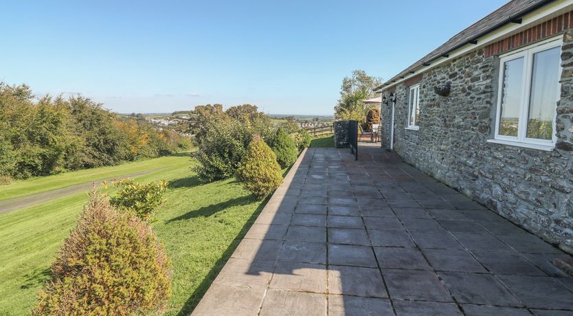 Photo of Middle Barn