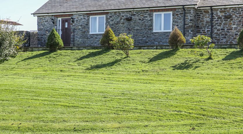 Photo of Middle Barn