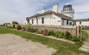 Photo of Old Higher Lighthouse Stopes Cottage