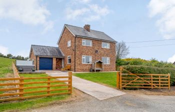 Pen Y Gaer Holiday Cottage