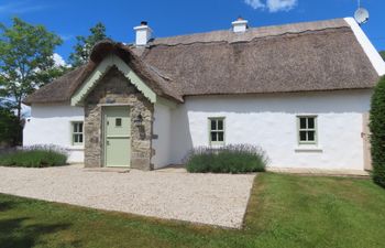 The Humble Daisy Holiday Cottage