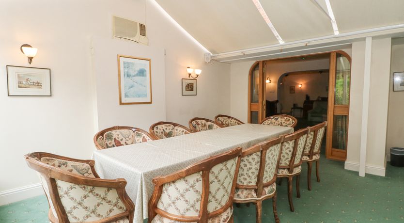 Photo of Rosehill Manor