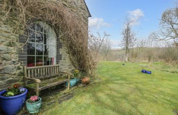 Beudy Dolpebyll Holiday Cottage