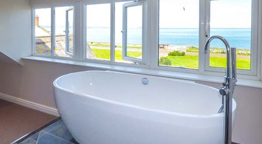 Photo of Sea View Apartment
