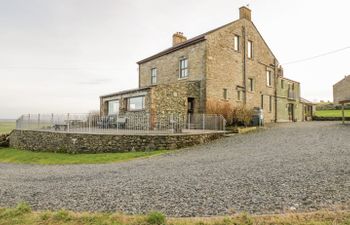 Groffa Crag Farmhouse Holiday Cottage