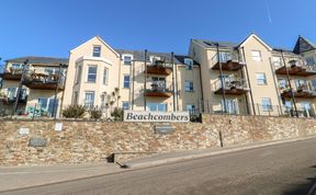 Photo of 4 Beachcombers Apartments