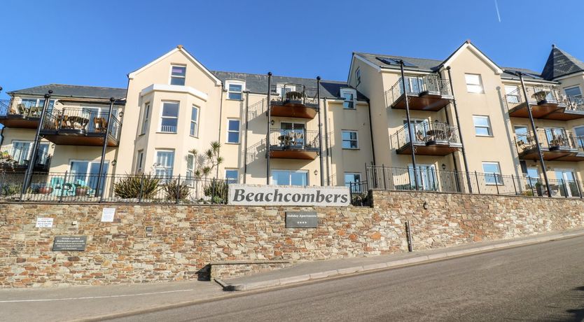 Photo of 4 Beachcombers Apartments