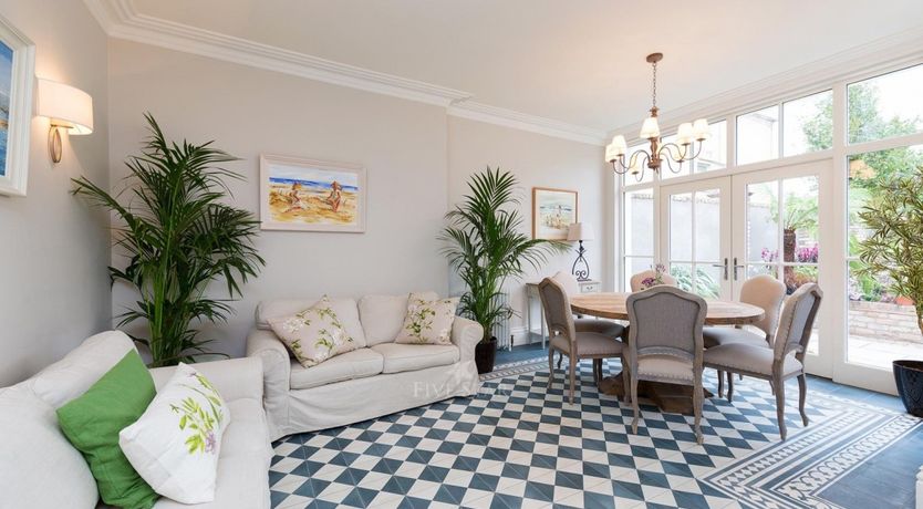 Photo of Lavish Period Residence