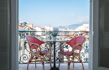 Gabrielle - Amazing Balcony Villa