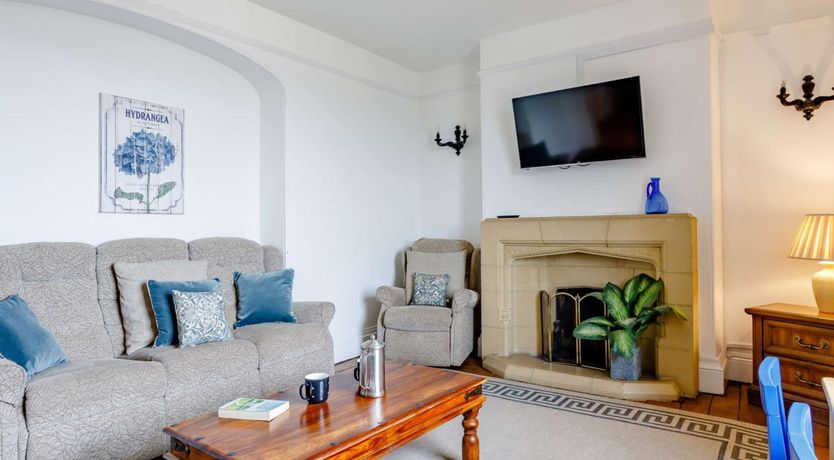 Photo of 7 Bed in Taunton