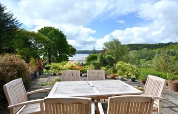 No 2 Sea View Holiday Cottage