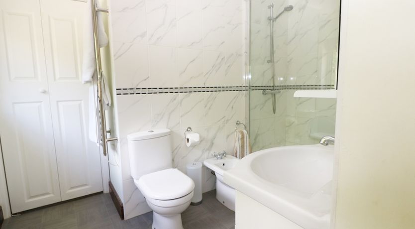 Photo of Miswells Cottages - Lake View