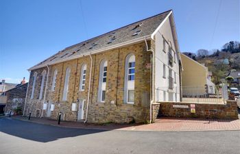 Chapel Loft Apartment