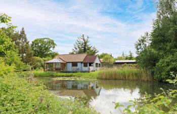 Dragonfly Lodge Holiday Cottage