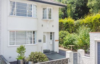 The Art Deco House Holiday Cottage