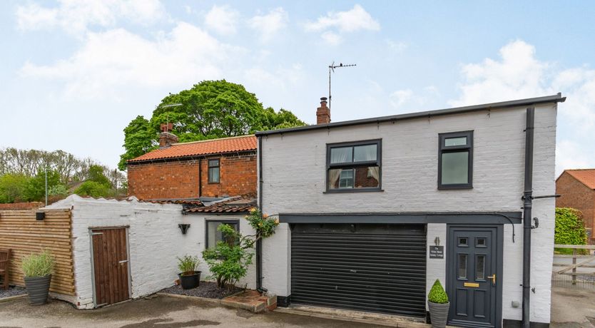 Photo of The White House