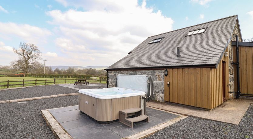 Photo of Beudy Bach Barn