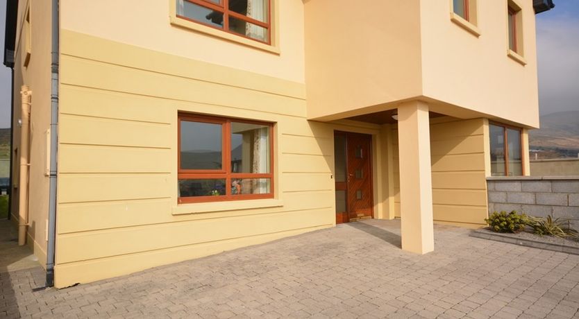 Photo of Ceann Scribe - 5 Bedroom Home in Dingle!