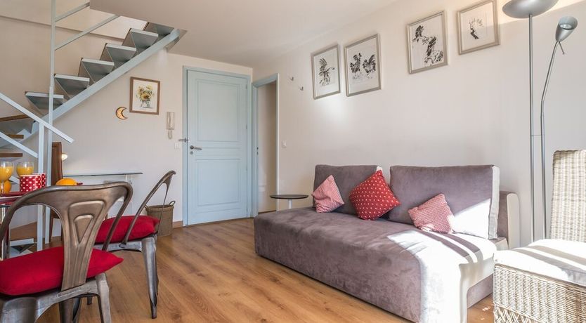 Photo of Massena - Sunny Balcony & Lift!