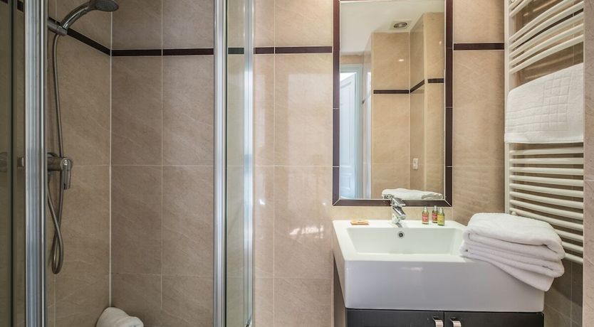 Photo of Massena - Sunny Balcony & Lift!