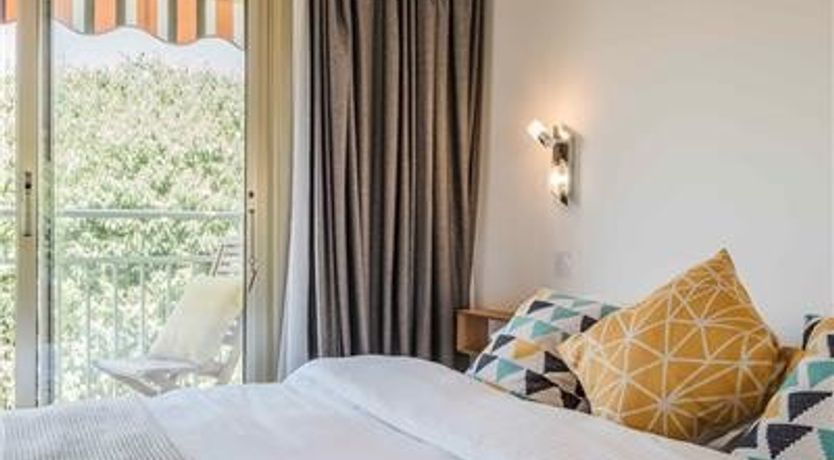 Photo of Mimosa - Stylish & Relaxing