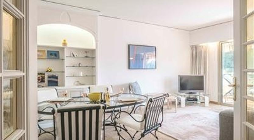 Photo of Mimosa - Stylish & Relaxing