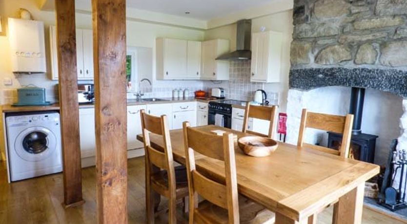 Photo of 2 Ysgubor Gerrig