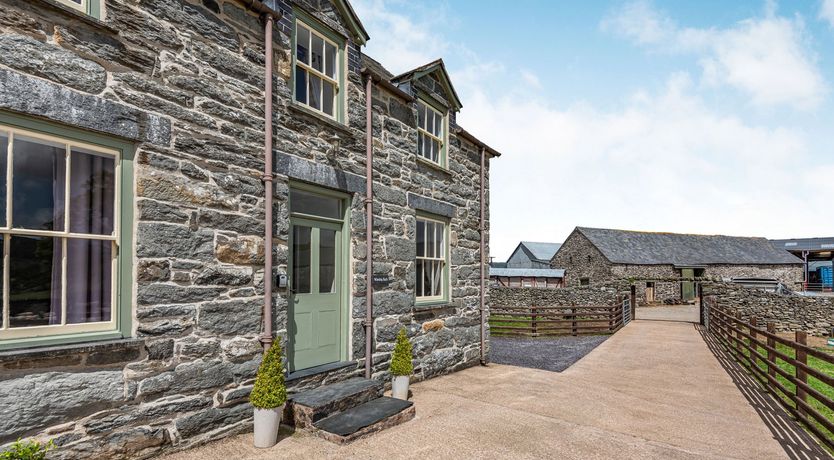 Photo of Waedog Bach