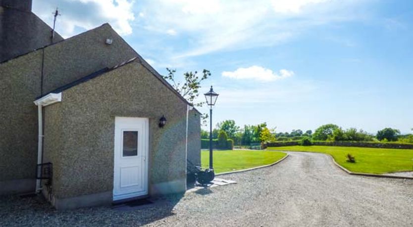 Photo of Garreg Wen Isaf Bach