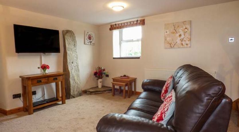 Photo of Garreg Wen Isaf Bach