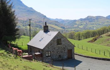 Beudy Uchaf Holiday Cottage