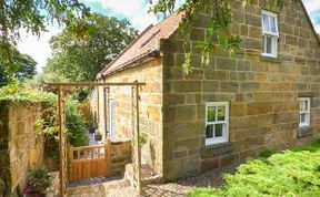 Photo of Quakers Cottage