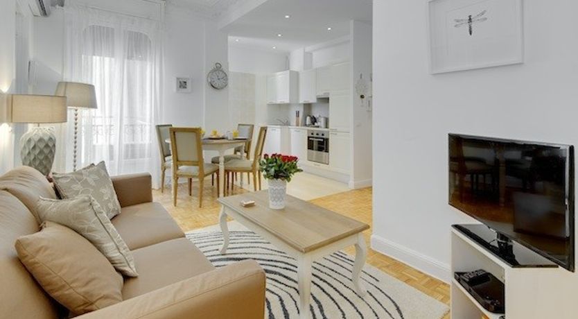 Photo of Minuet - Middle of vibrant Carré D’or!