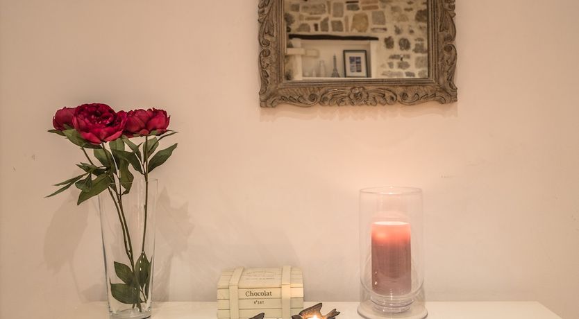 Photo of Pebble Loft - Spacious & Contempoary