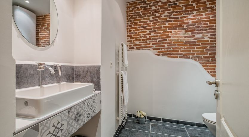 Photo of Pebble Loft - Spacious & Contempoary