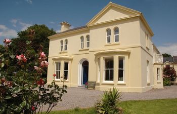 Killarney Lake View Holiday Cottage