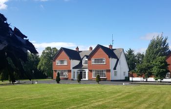 Dublin Country Home & Gardens Holiday Cottage