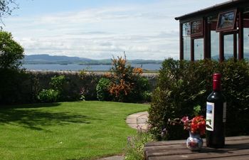 The Gate Lodge,with great views of Loch Leven Holiday Cottage