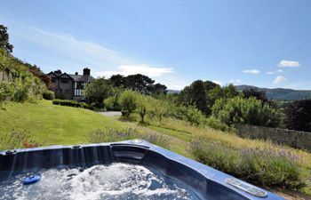 4 Bed in Colwyn Bay Holiday Cottage