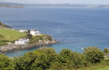 Dolphin Cottage, House by the Beach Holiday Cottage