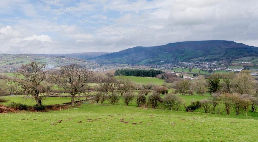 Photo of 2 Bed in Crickhowell
