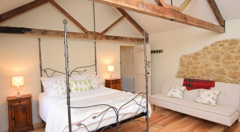 Photo of 1 Bed in Stoke Abbott