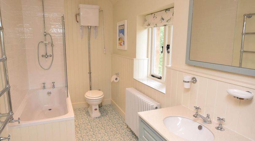 Photo of 2 Bed in Stoke Abbott