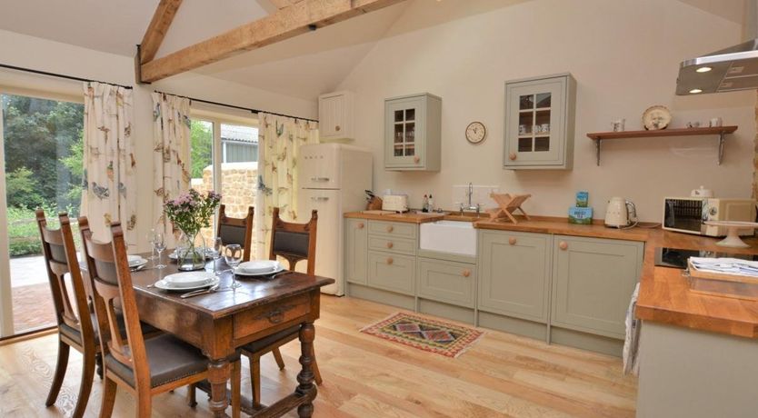 Photo of 2 Bed in Stoke Abbott