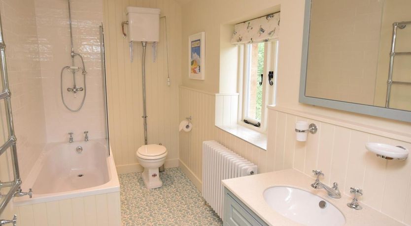 Photo of 2 Bed in Stoke Abbott