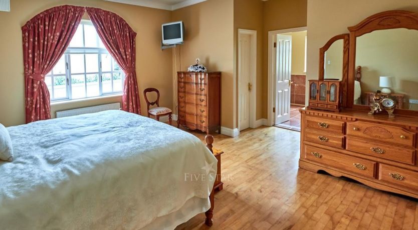 Photo of 5-Star Killarney Family Home 