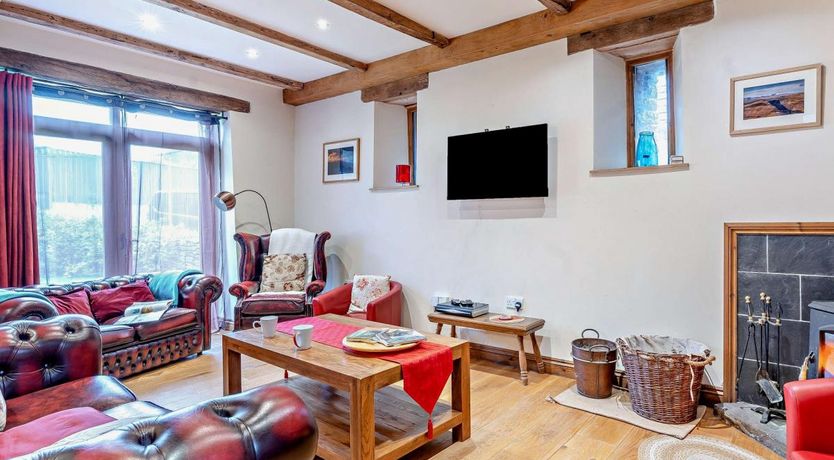 Photo of 4 Bed in Cwmdu