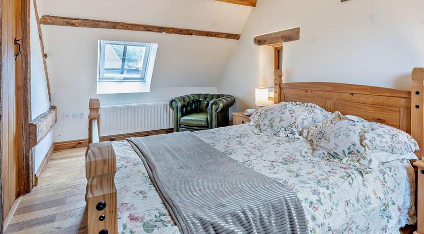 Photo of 4 Bed in Cwmdu