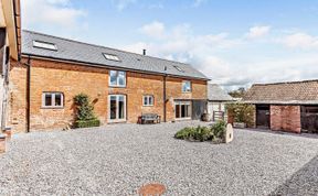 Photo of 4 Bed in Honiton